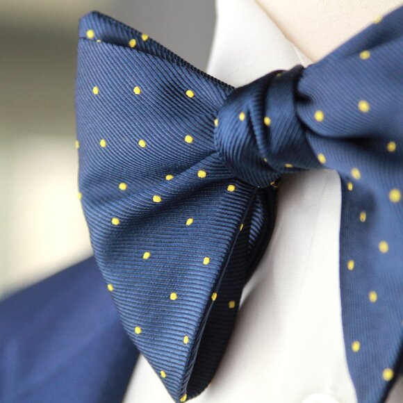 Men's Self-tied Bow Tie 100%Silk Big Butterfly Navy Polka Dot S718Y - Picture 1 of 15